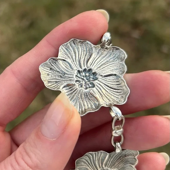 Vintage Buccellati Sterling Silver Five Flower Gardenia Necklace w/ Original Box - Picture 3 of 3